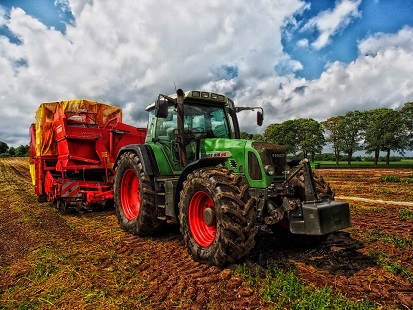 Imprese agricole-tractor-385681_960_720