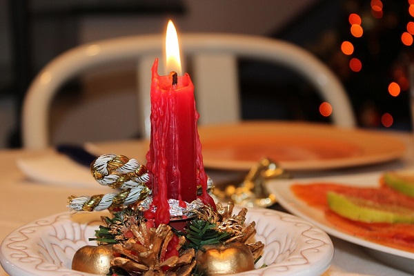Tavola di Natale-candle-930971_960_720