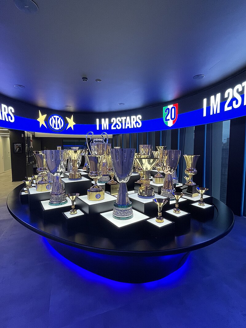Sala_trofei_Inter_maggio_2024 (1)